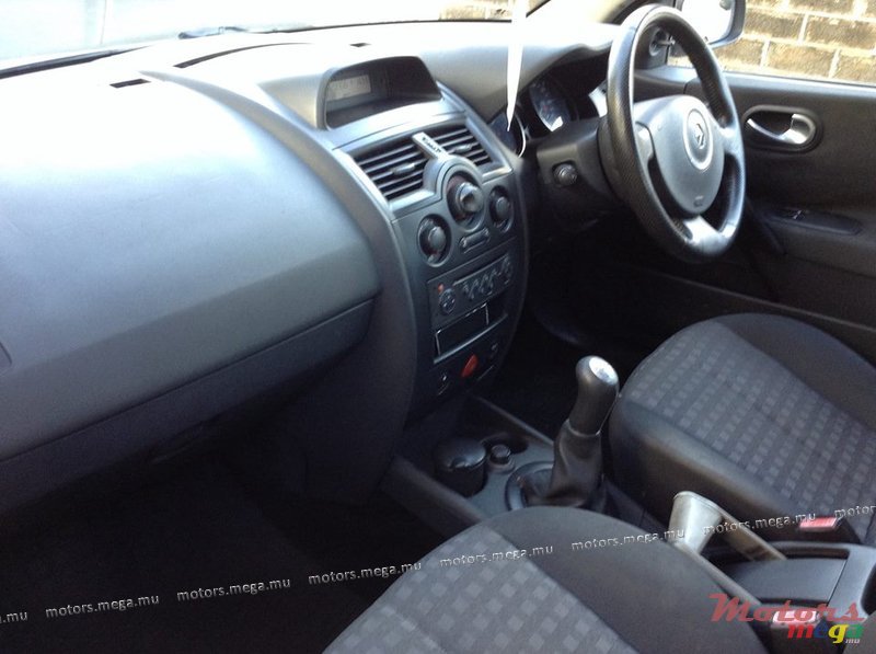 2007' Renault photo #3