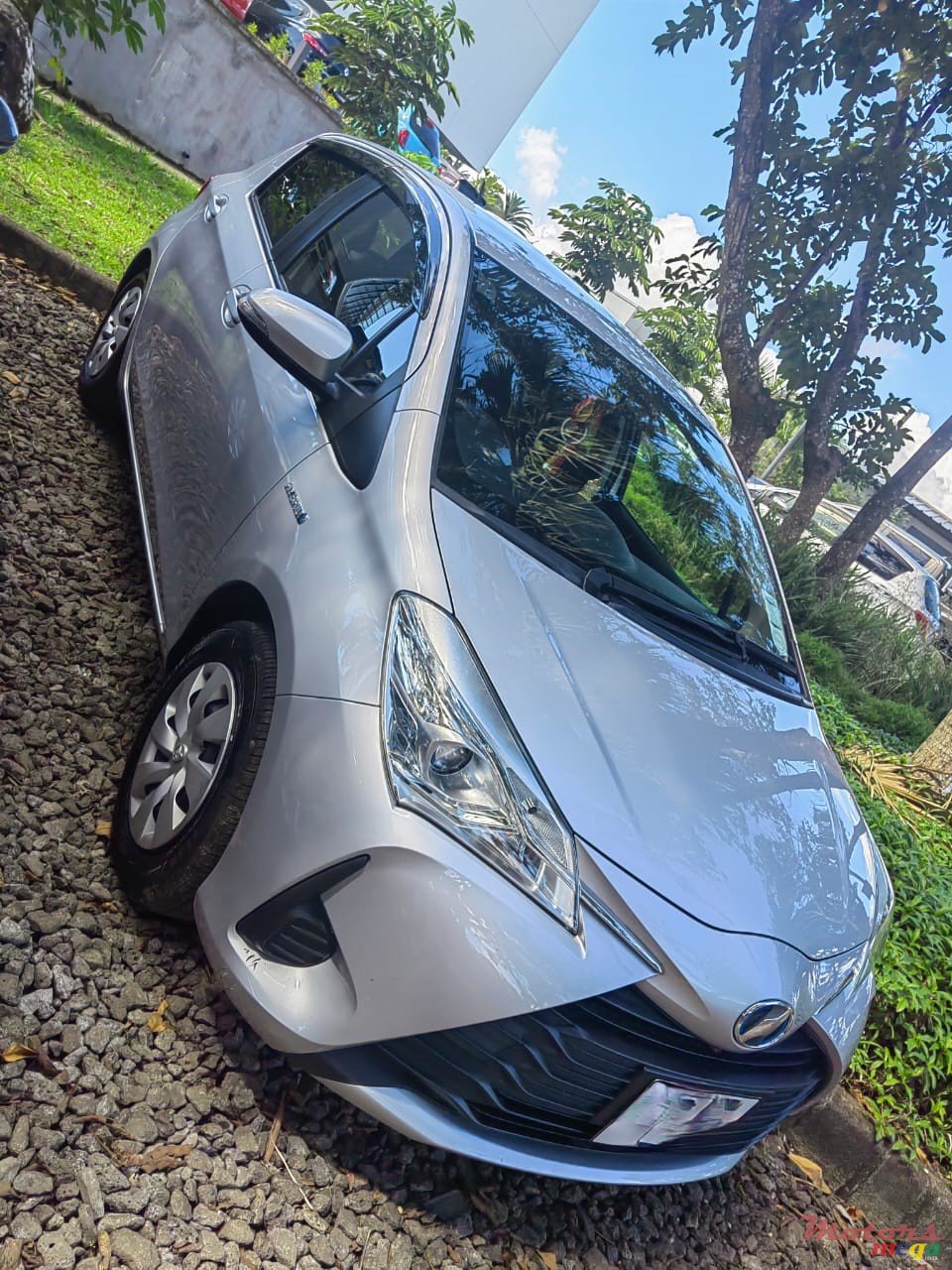 2019' Toyota Vitz photo #4