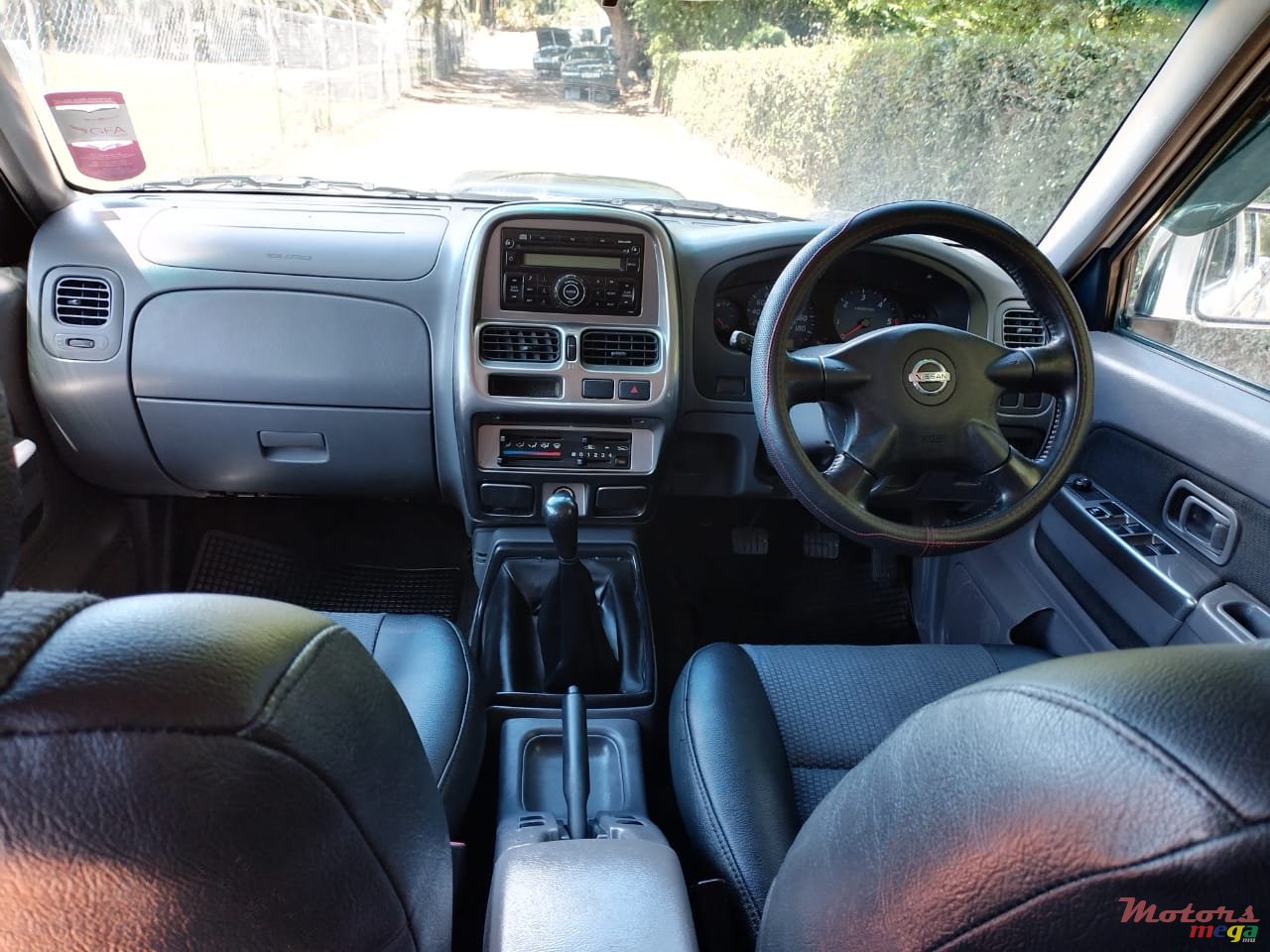 2016' Nissan Hardbody NP 300 photo #2