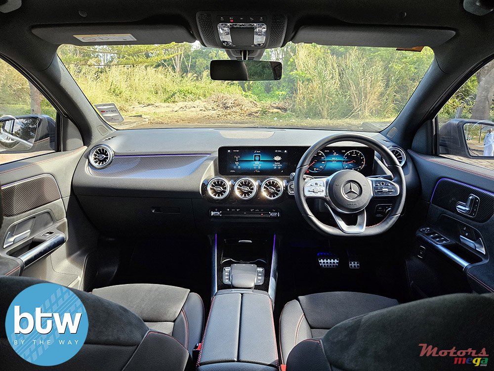 2021' Mercedes-Benz GLA 180 photo #6