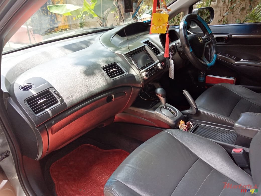 2010' Honda Civic photo #3