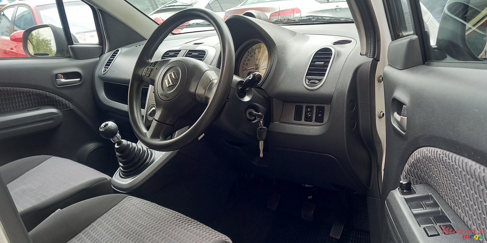 2013' Suzuki Splash photo #2