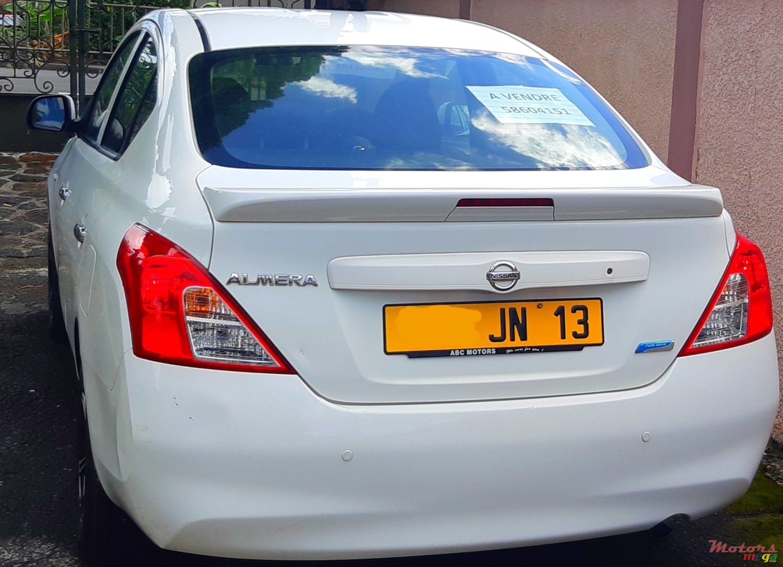 2013' Nissan Almera photo #5