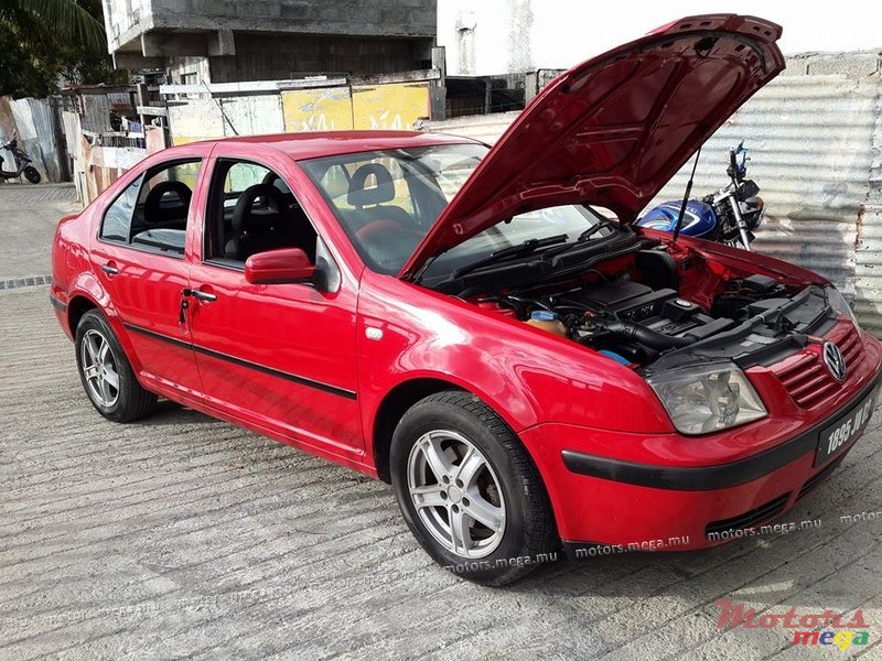 2002' Volkswagen Jetta Bora photo #5