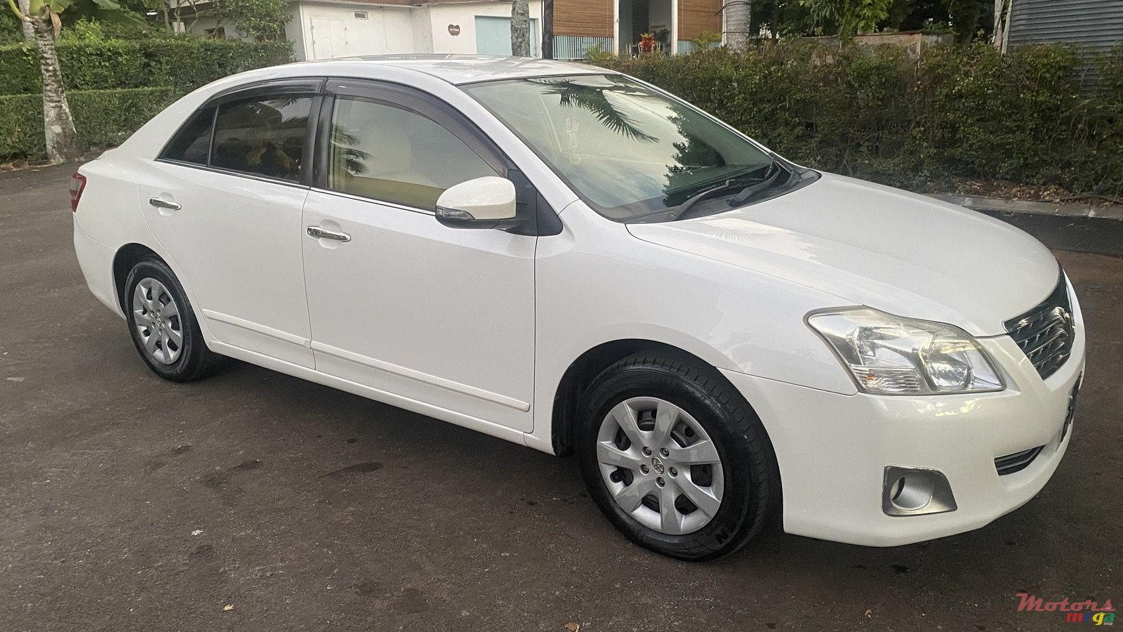 2014' Toyota Premio LPG photo #2