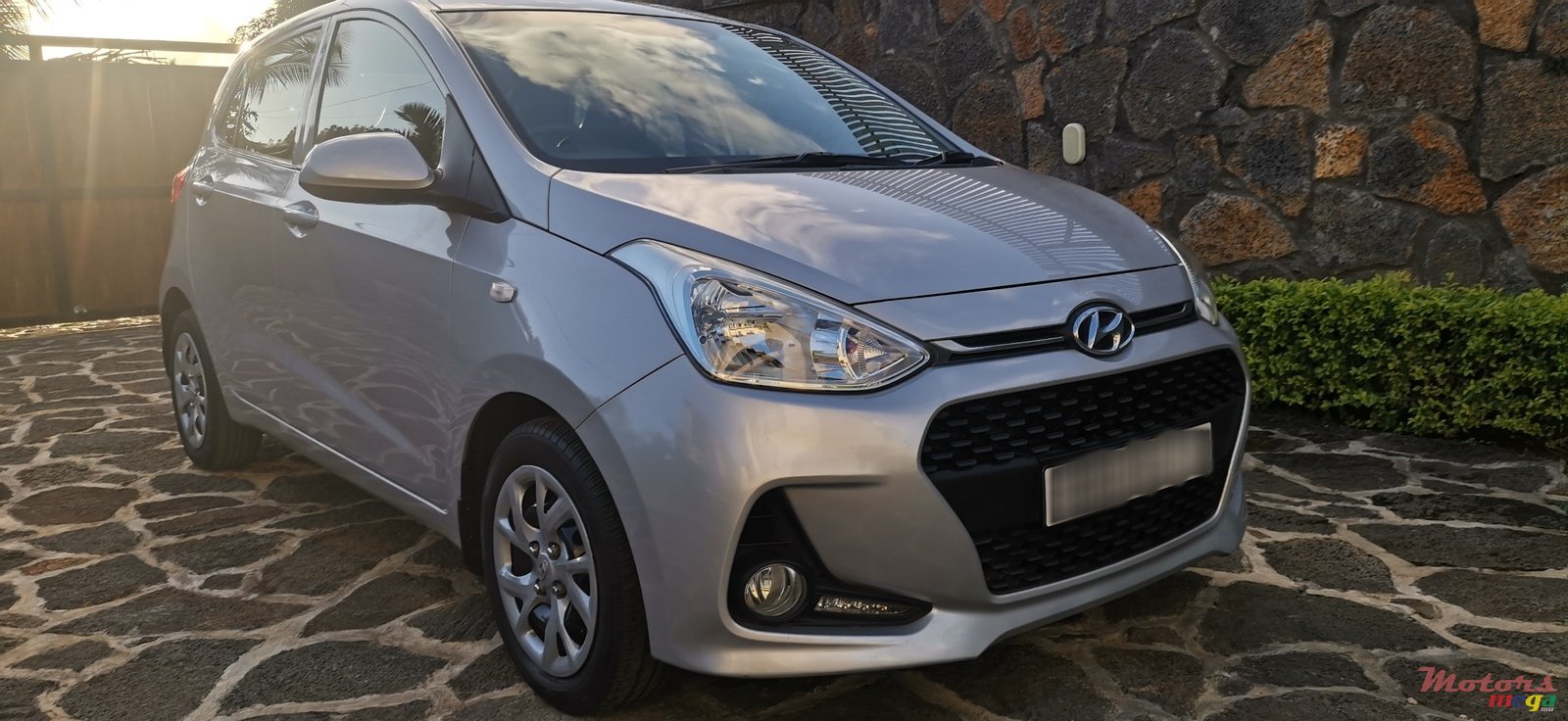 2017' Hyundai i10 Grand i10 photo #3