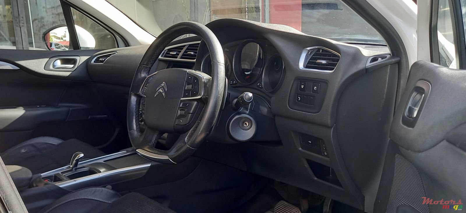 2013' Citroen C4 photo #5