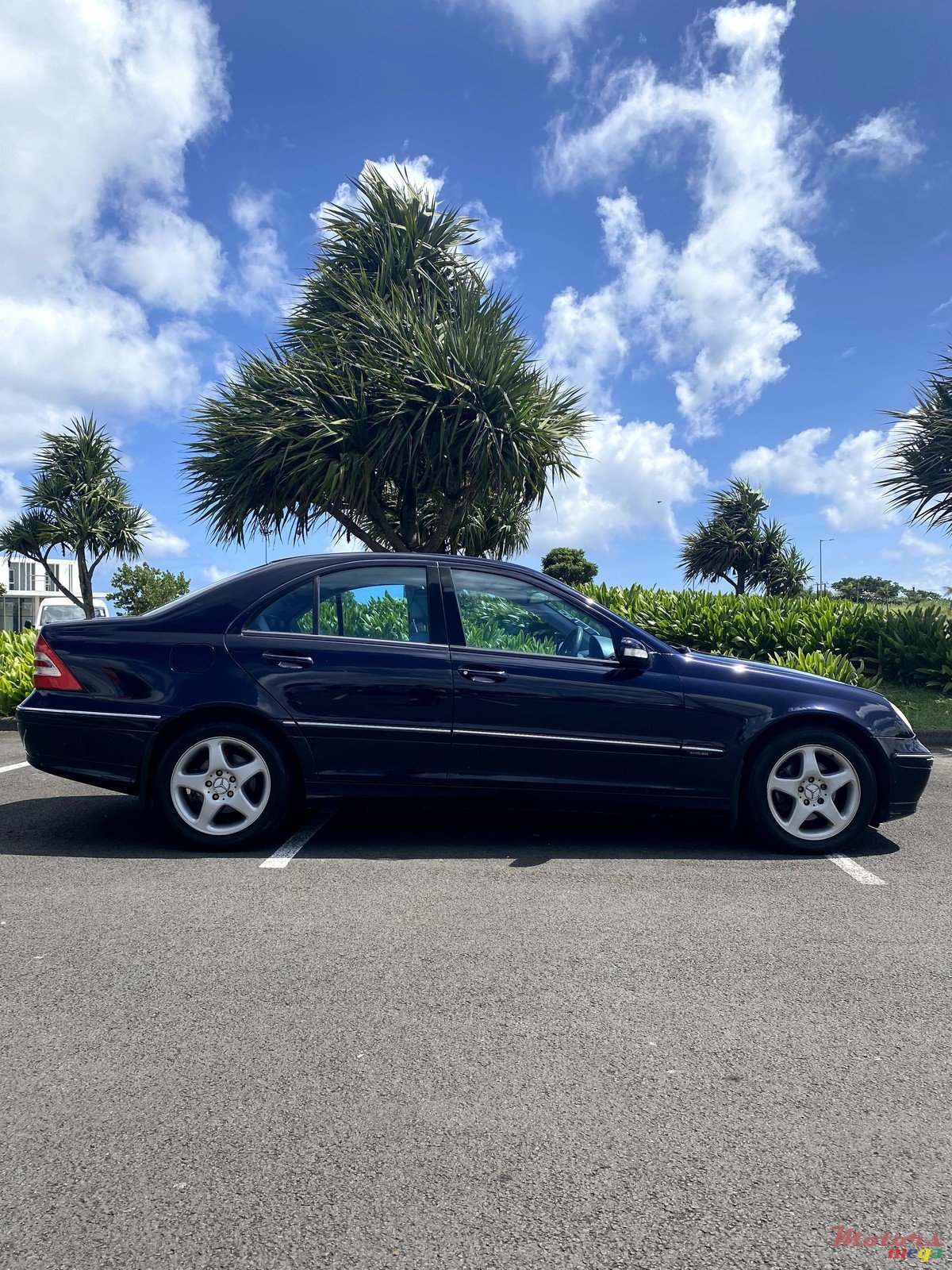 2002' Mercedes-Benz C 200 photo #2