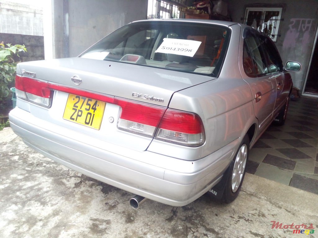 2001' Nissan Sunny photo #2
