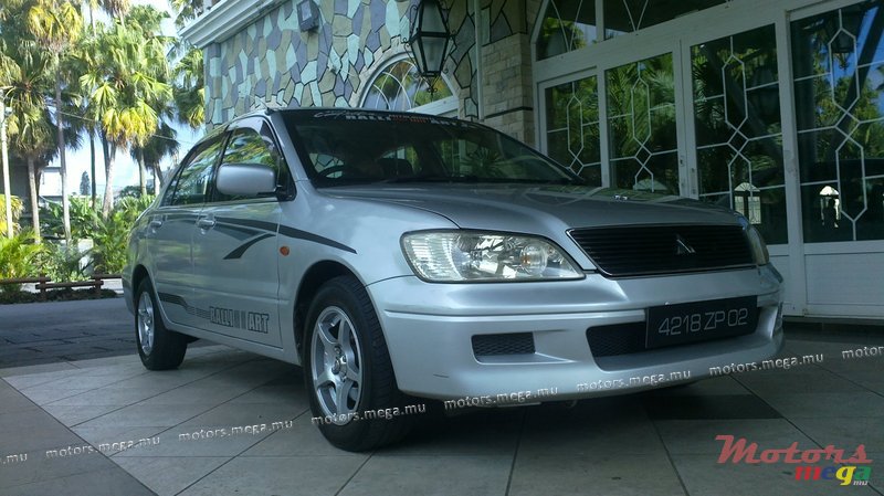 2002' Mitsubishi Lancer photo #2