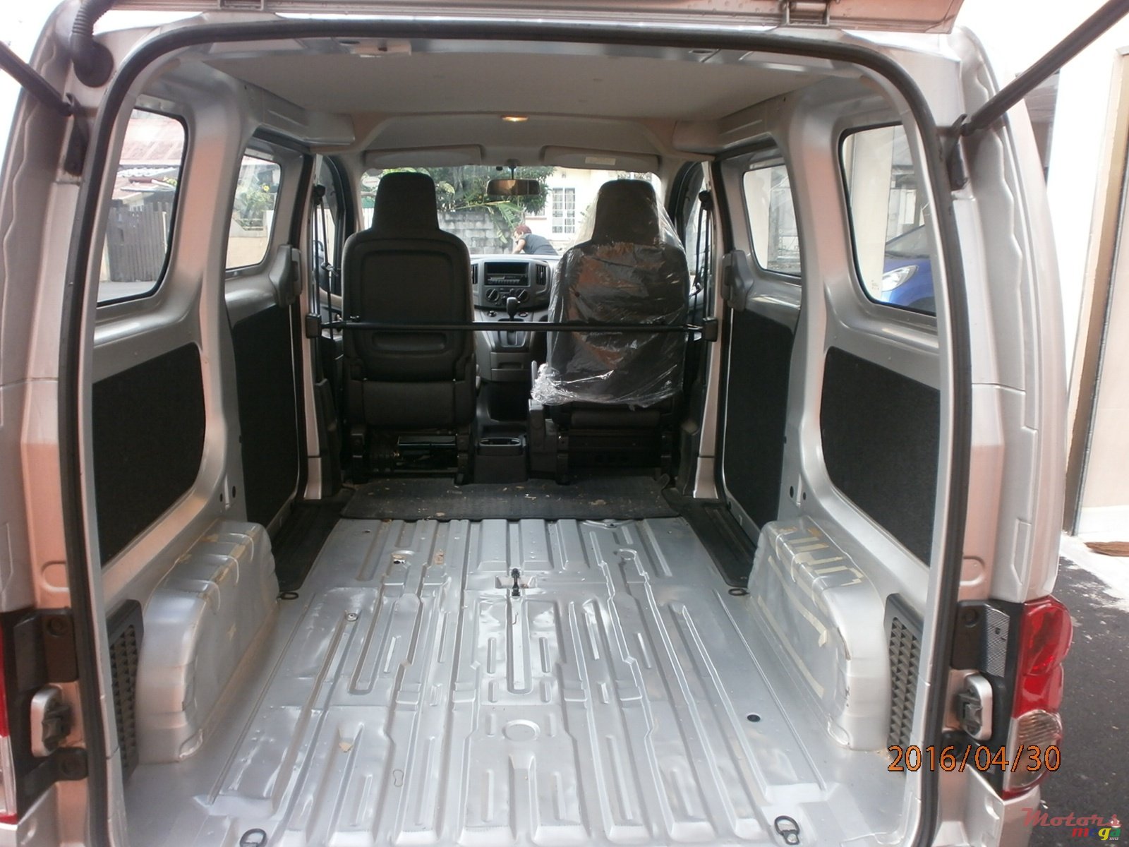 2011' Nissan Vanette cargo NV200 photo #2