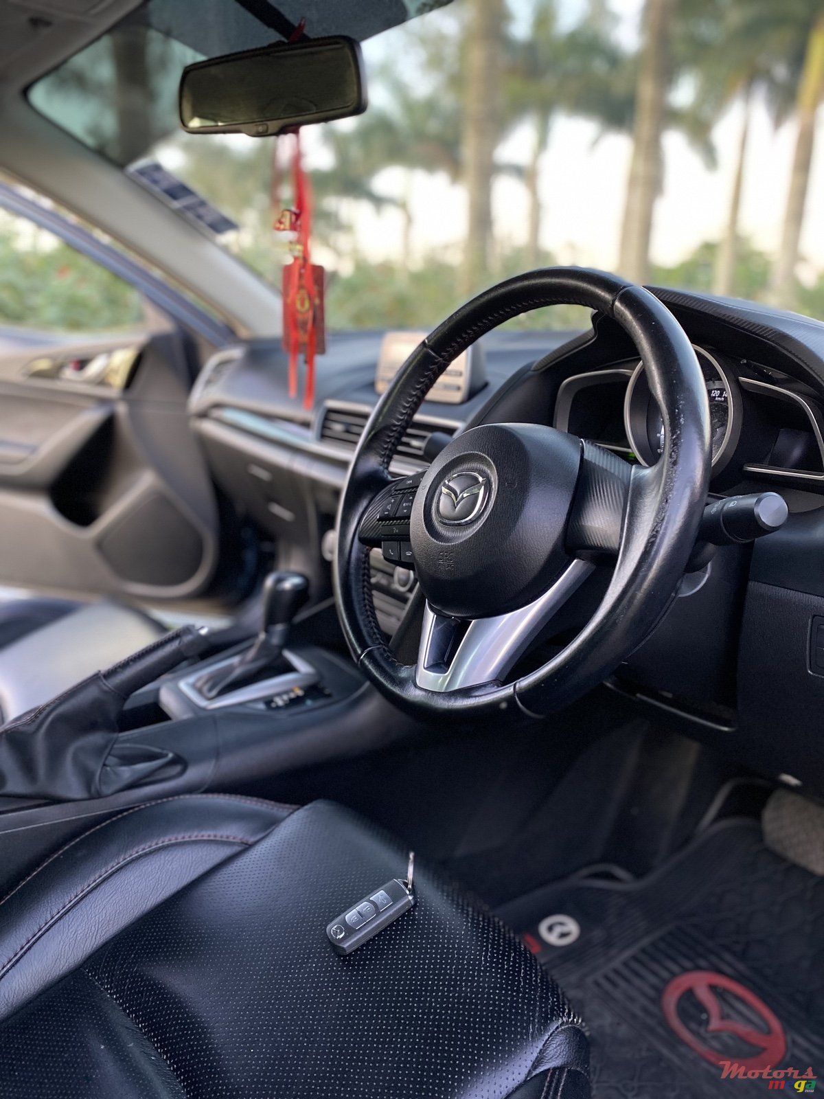 2015' Mazda 3 Skyactive photo #3