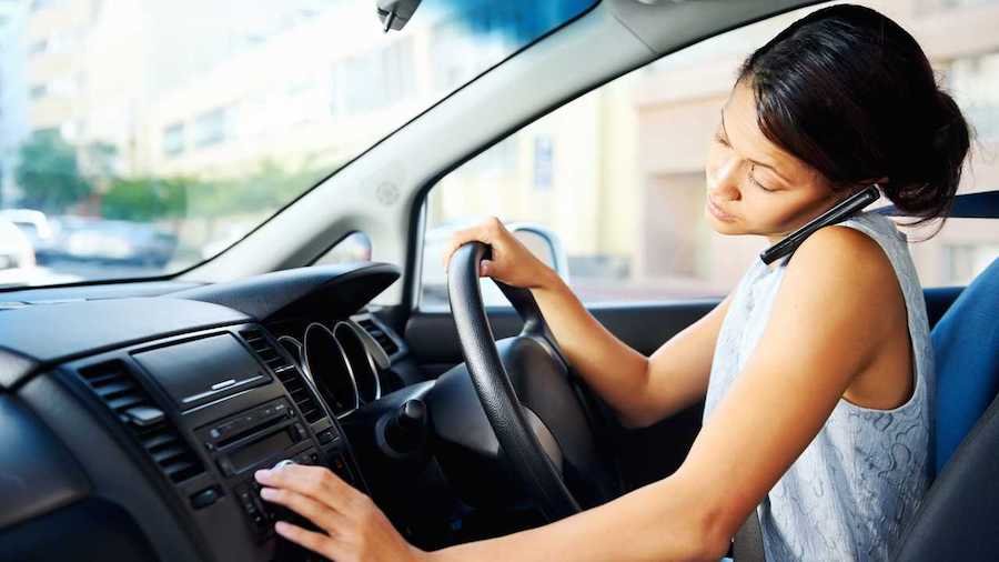 Téléphone au volant : Jusqu’à 10 points de pénalité dès le 10 juin
