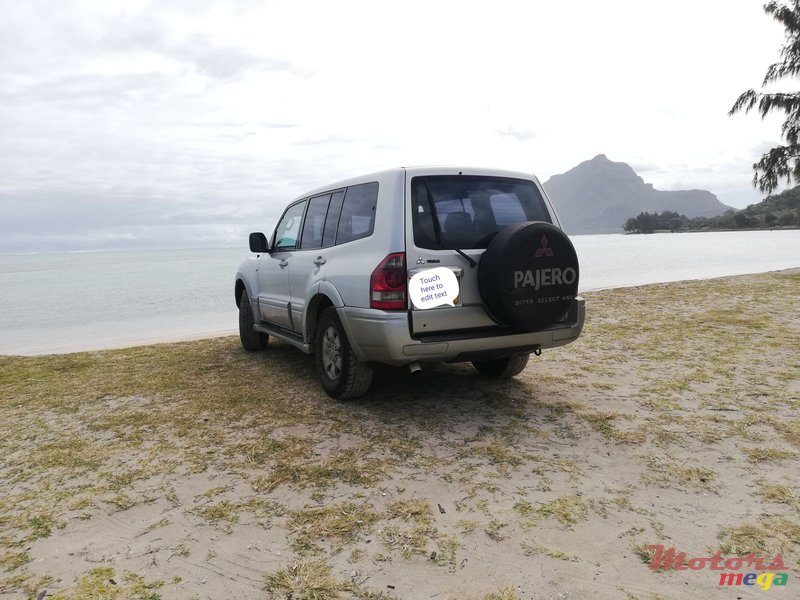 2003' Mitsubishi Pajero photo #2