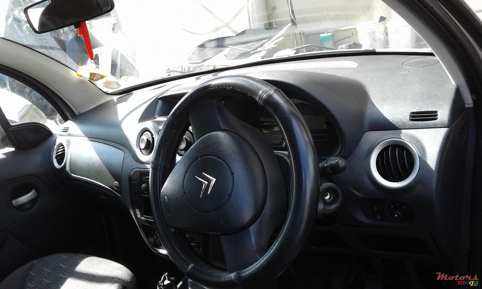 2008' Citroen C3 photo #2