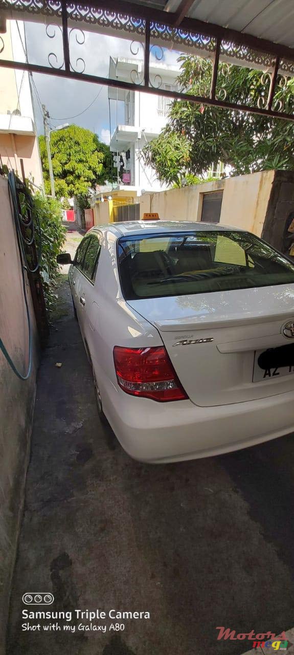 2011' Toyota photo #4