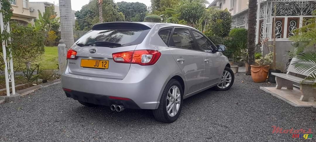2012' Kia Cerato Hback photo #3