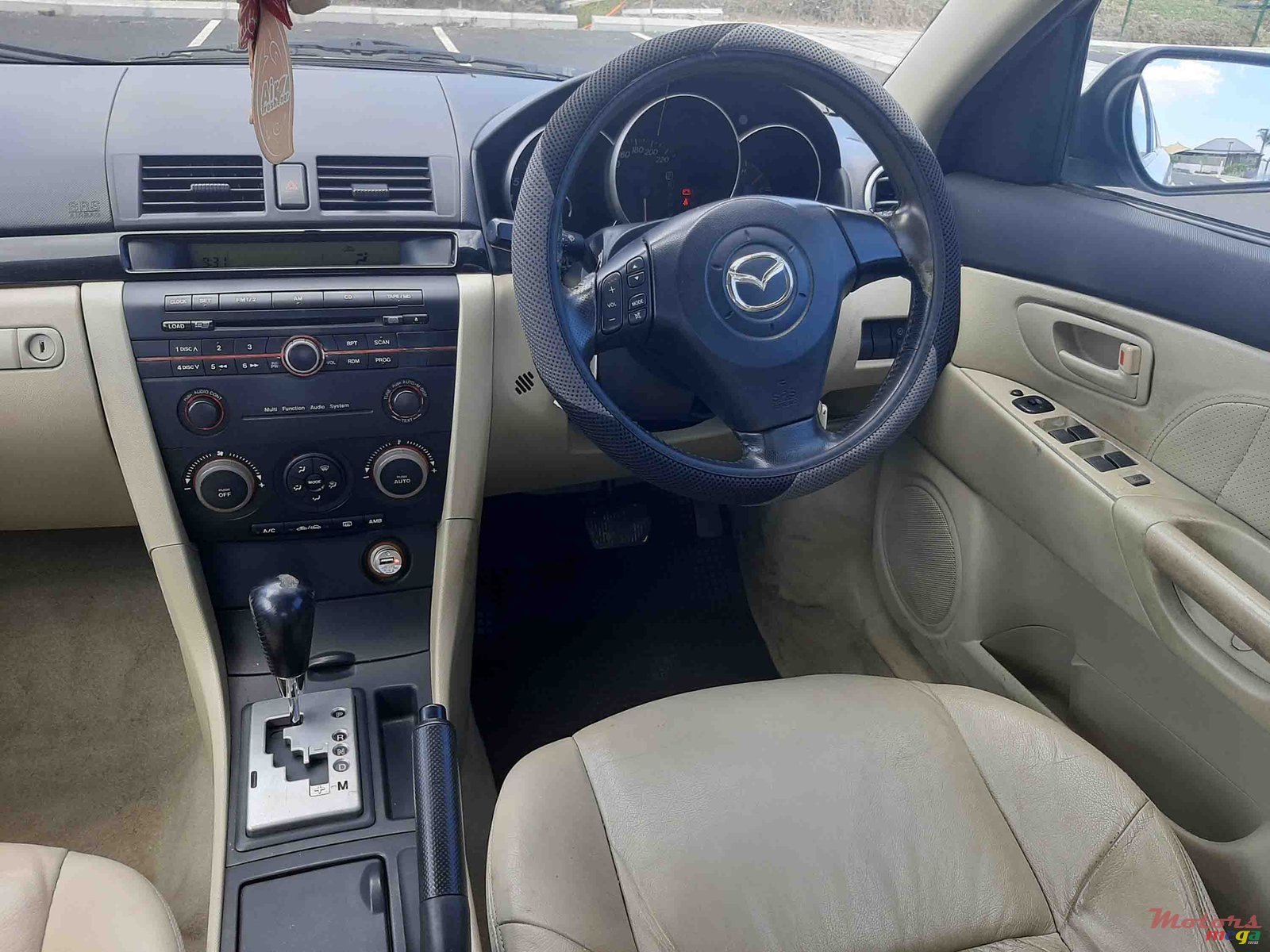 2004' Mazda 3 photo #4