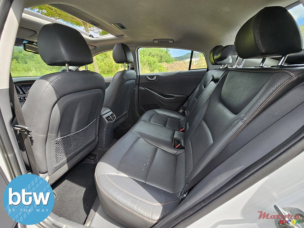 2018' Hyundai Ioniq EV - 88kw photo #6