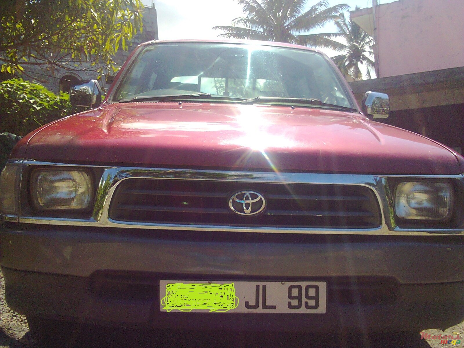 1999' Toyota Hilux photo #1