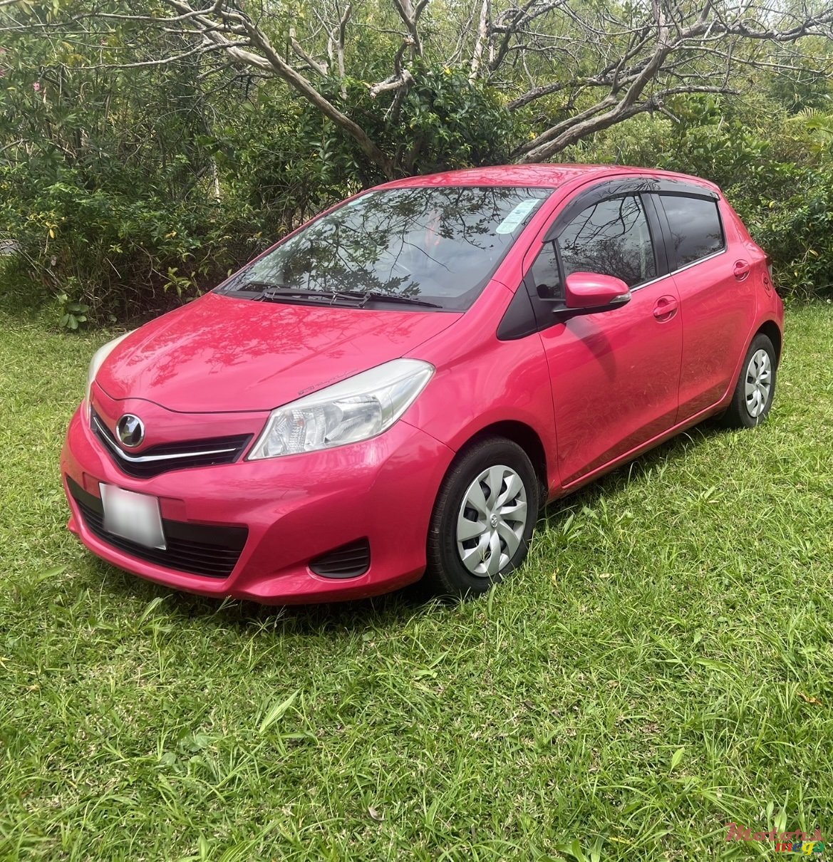 2011' Toyota Vitz photo #1