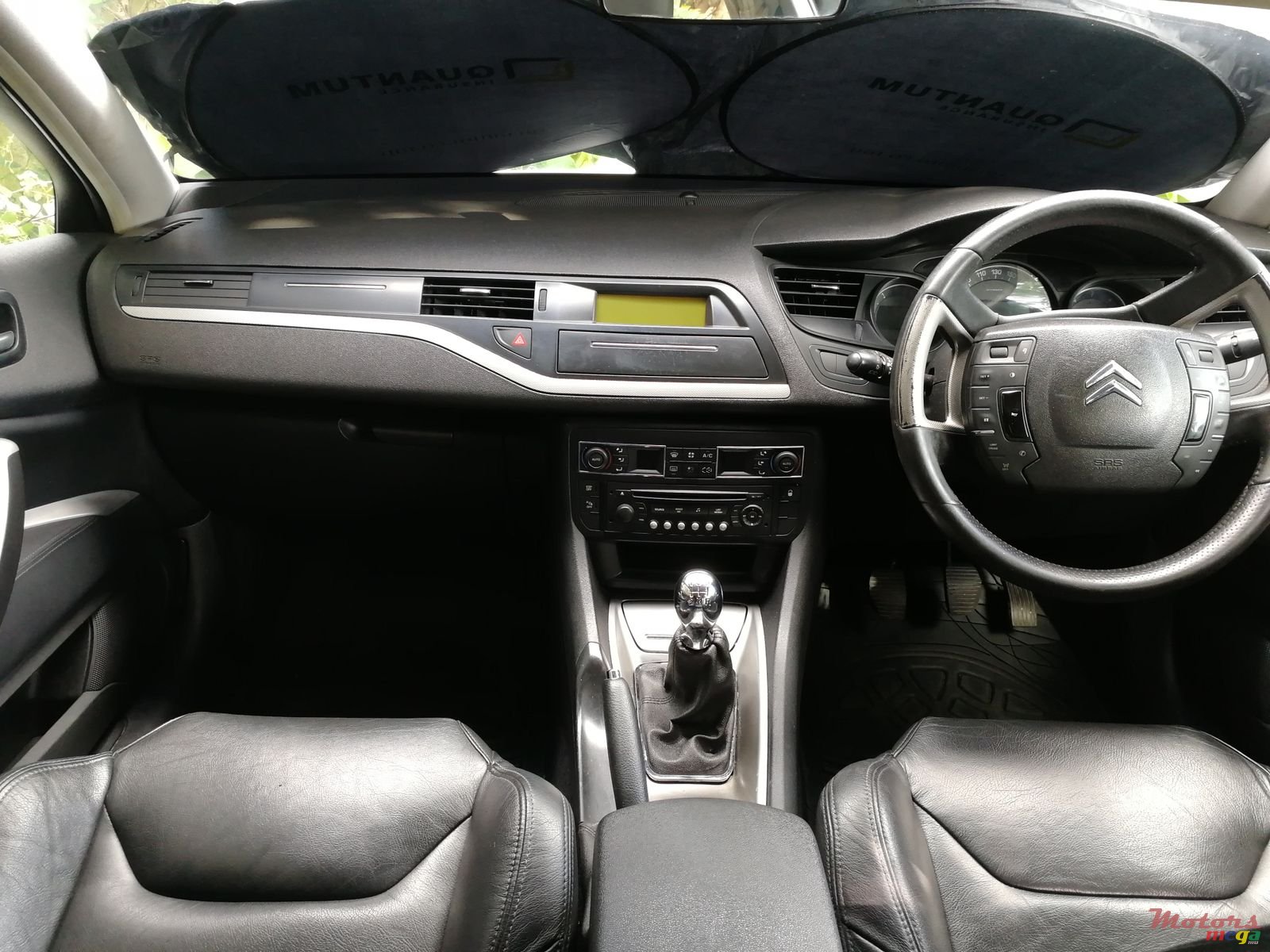 2010' Citroen C5 photo #3