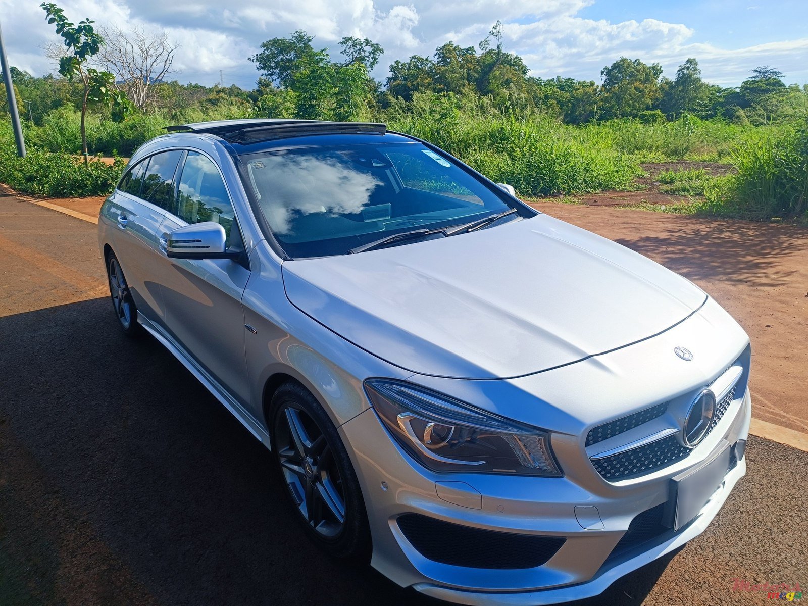 2015' Mercedes-Benz CLA 180 Shooting brake photo #4