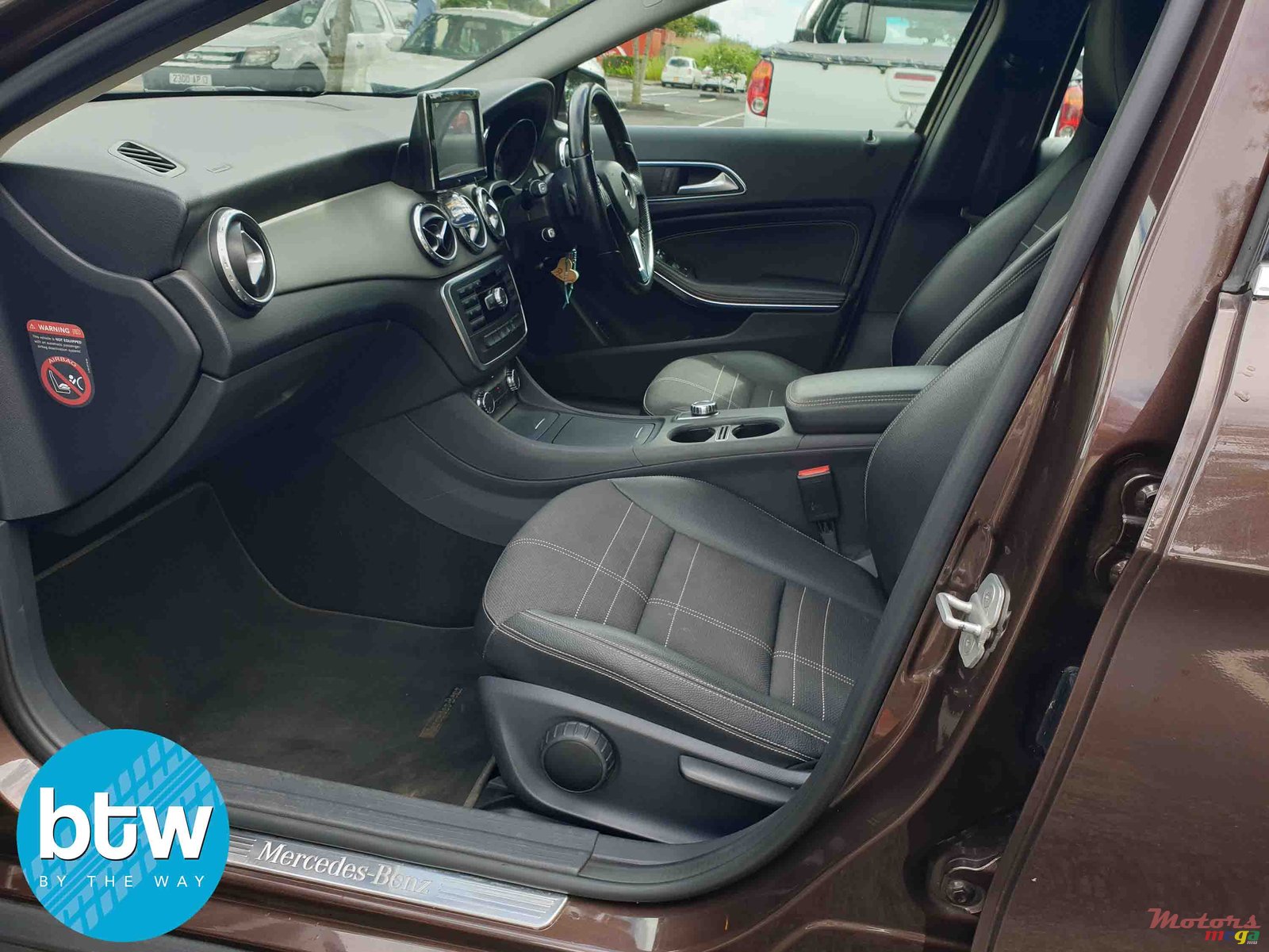 2015' Mercedes-Benz CLA 200 photo #6