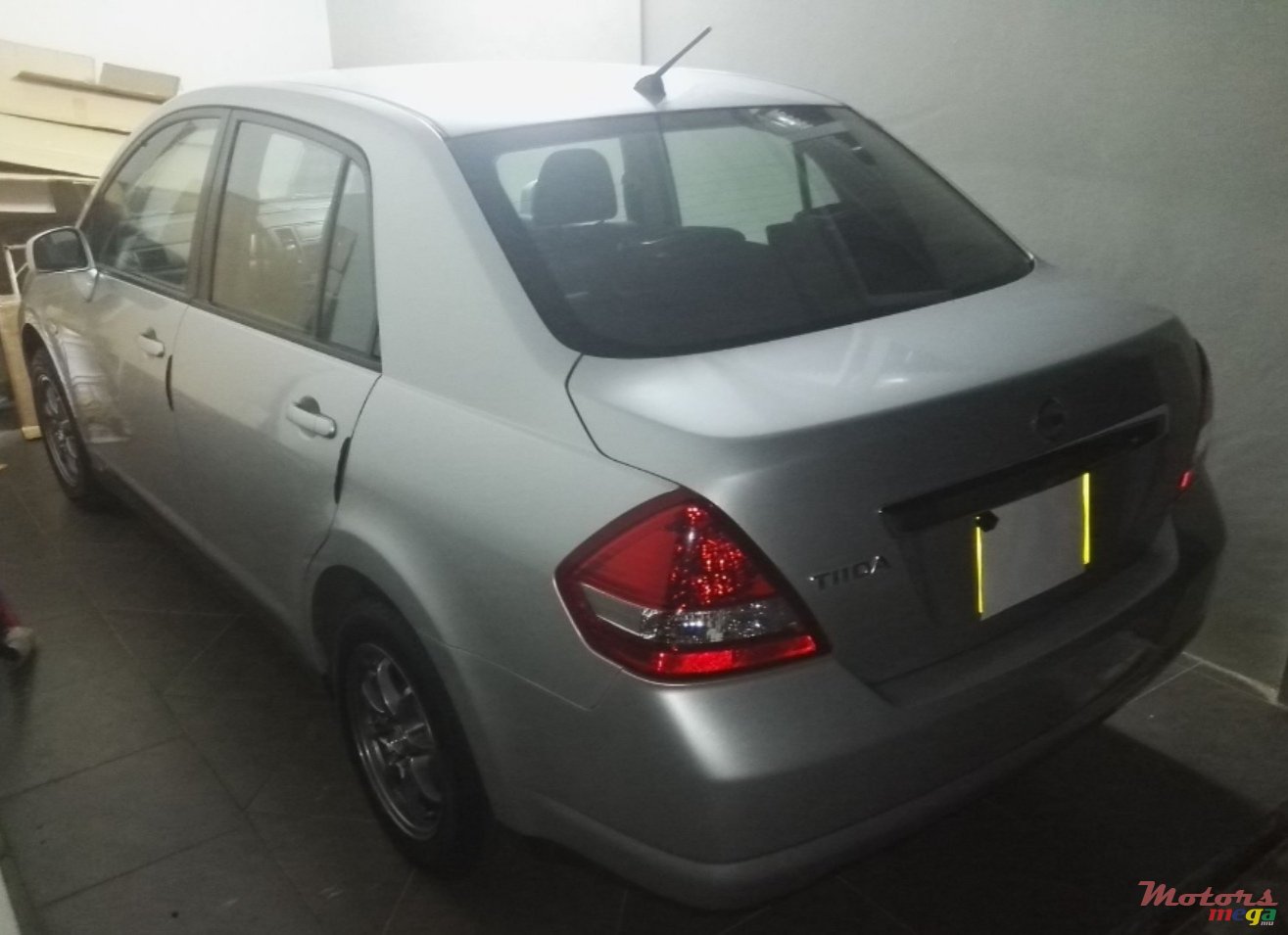 2009' Nissan Tiida photo #1