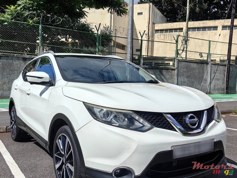 2015' Nissan Qashqai 1.6d CVT Acenta photo #1