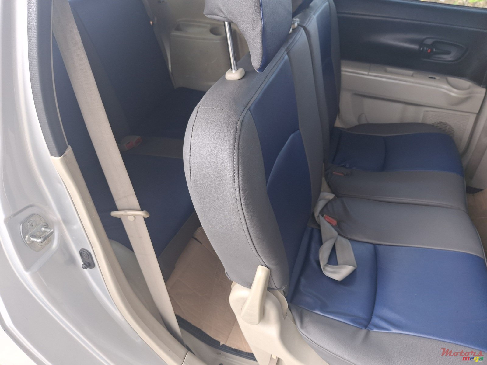 2010' Toyota Passo photo #2