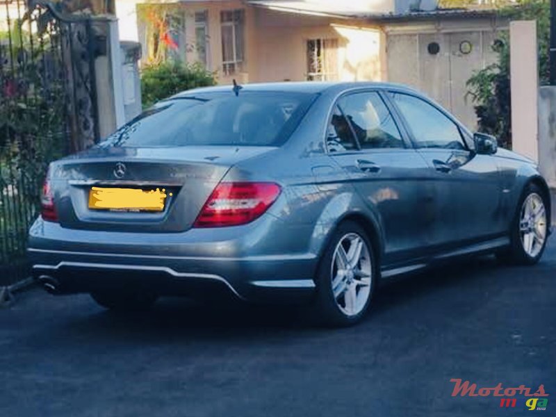 2011' Mercedes-Benz C-Class photo #1