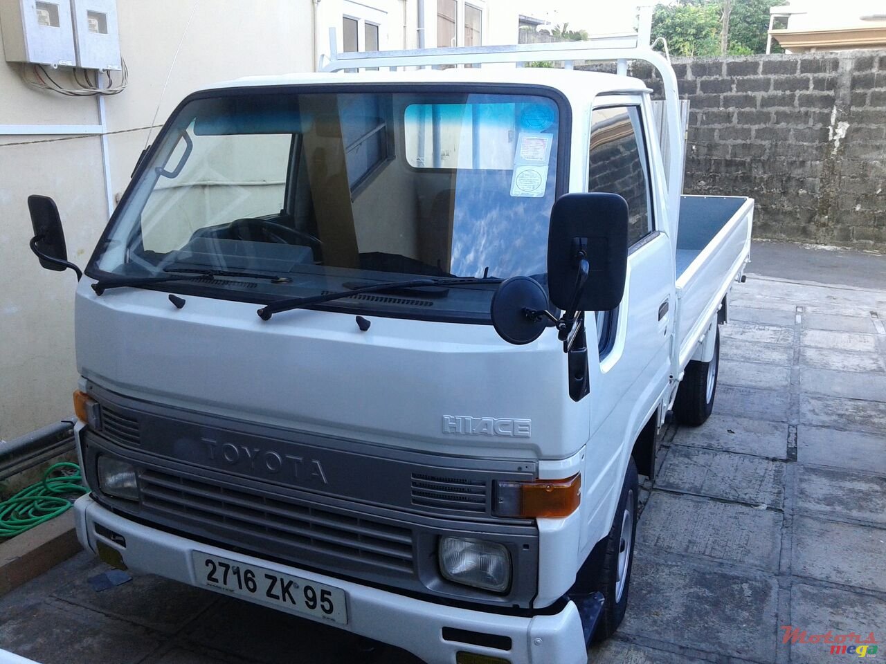 1995' Toyota photo #1