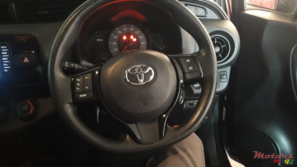 2018' Toyota Vitz photo #5