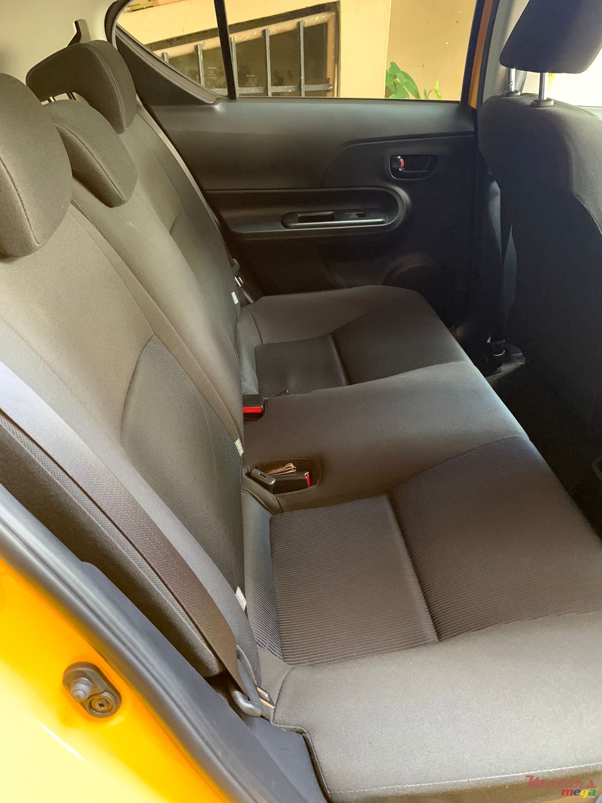 2015' Toyota Aqua photo #4