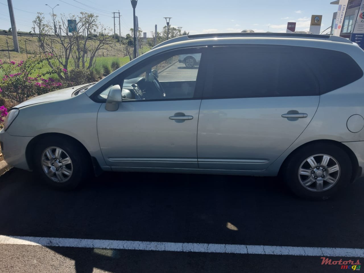 2008' Kia Carens photo #2