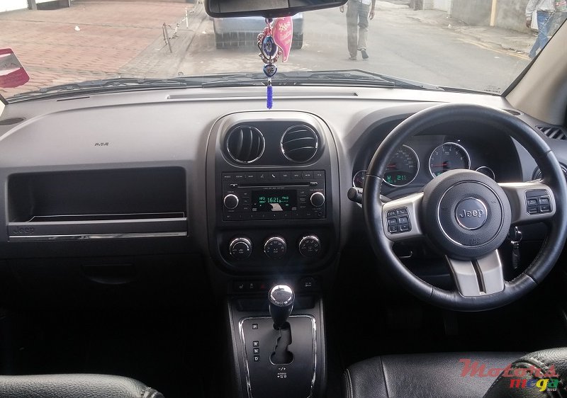 2012' Jeep Compass photo #3
