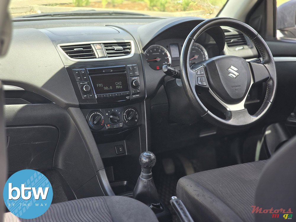 2011' Suzuki Swift photo #6