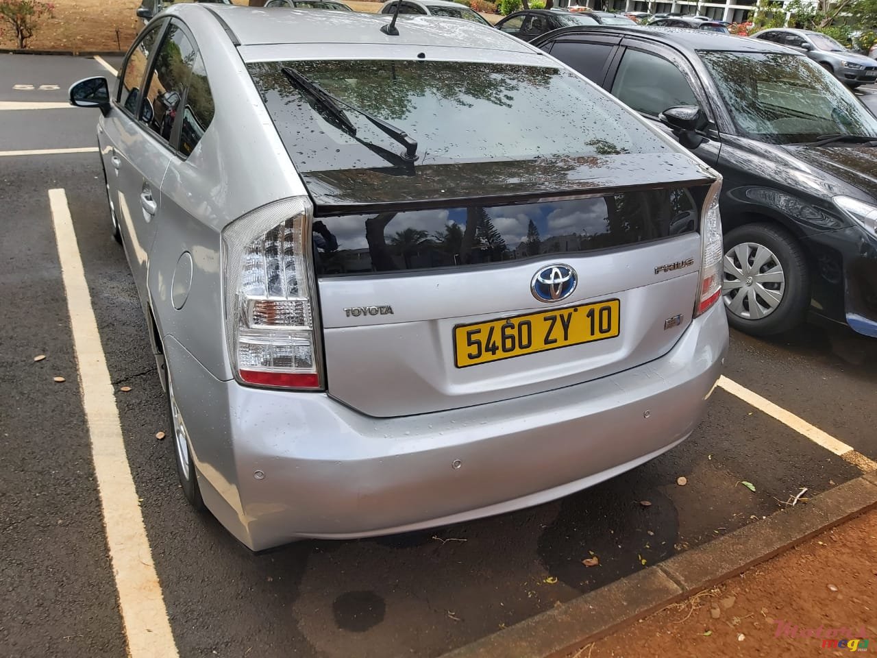 2010' Toyota Prius photo #4