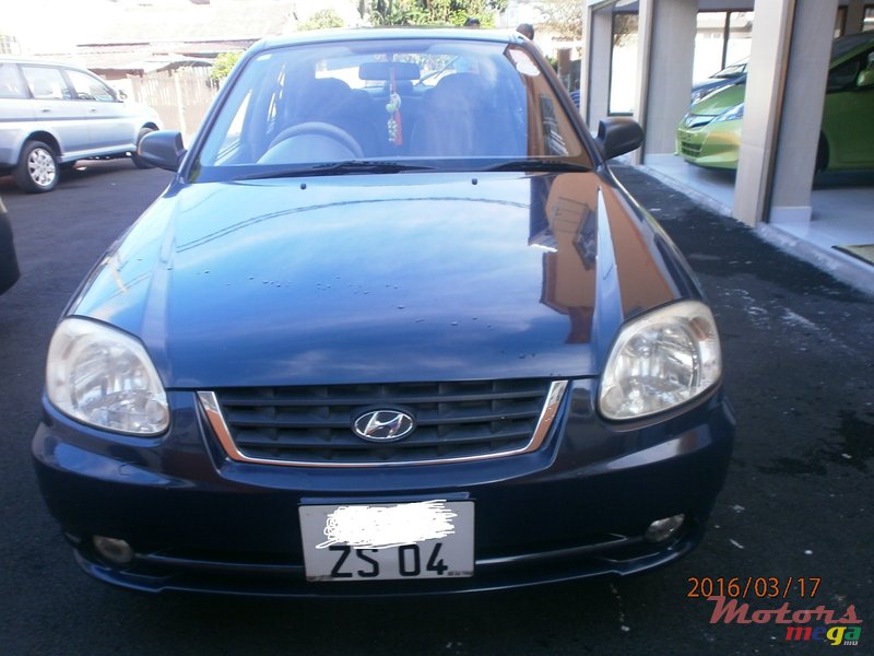 2004' Hyundai Accent photo #1