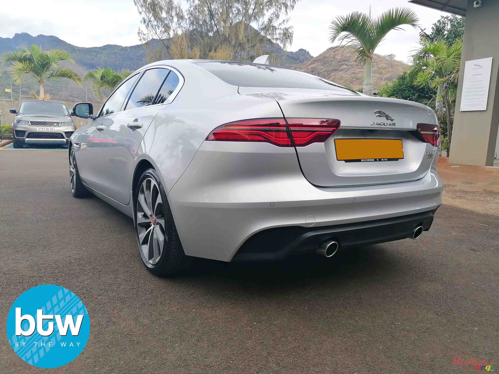 2020' Jaguar XF photo #3