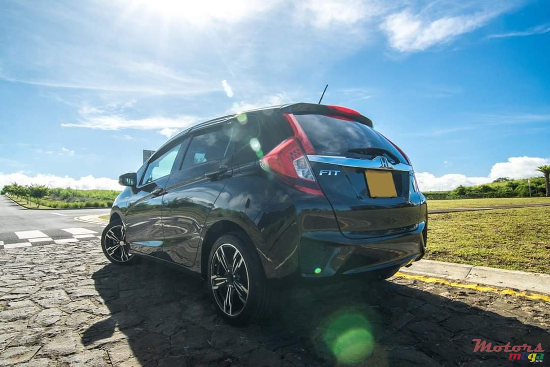 2013' Honda Fit photo #1