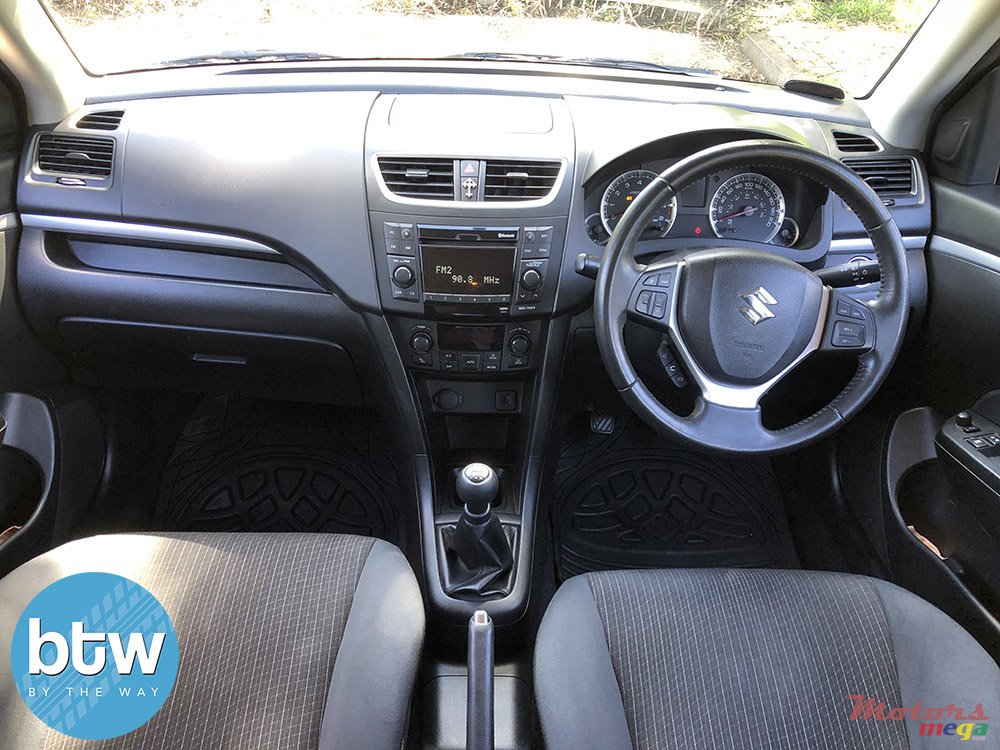 2016' Suzuki Swift (Japan) photo #5