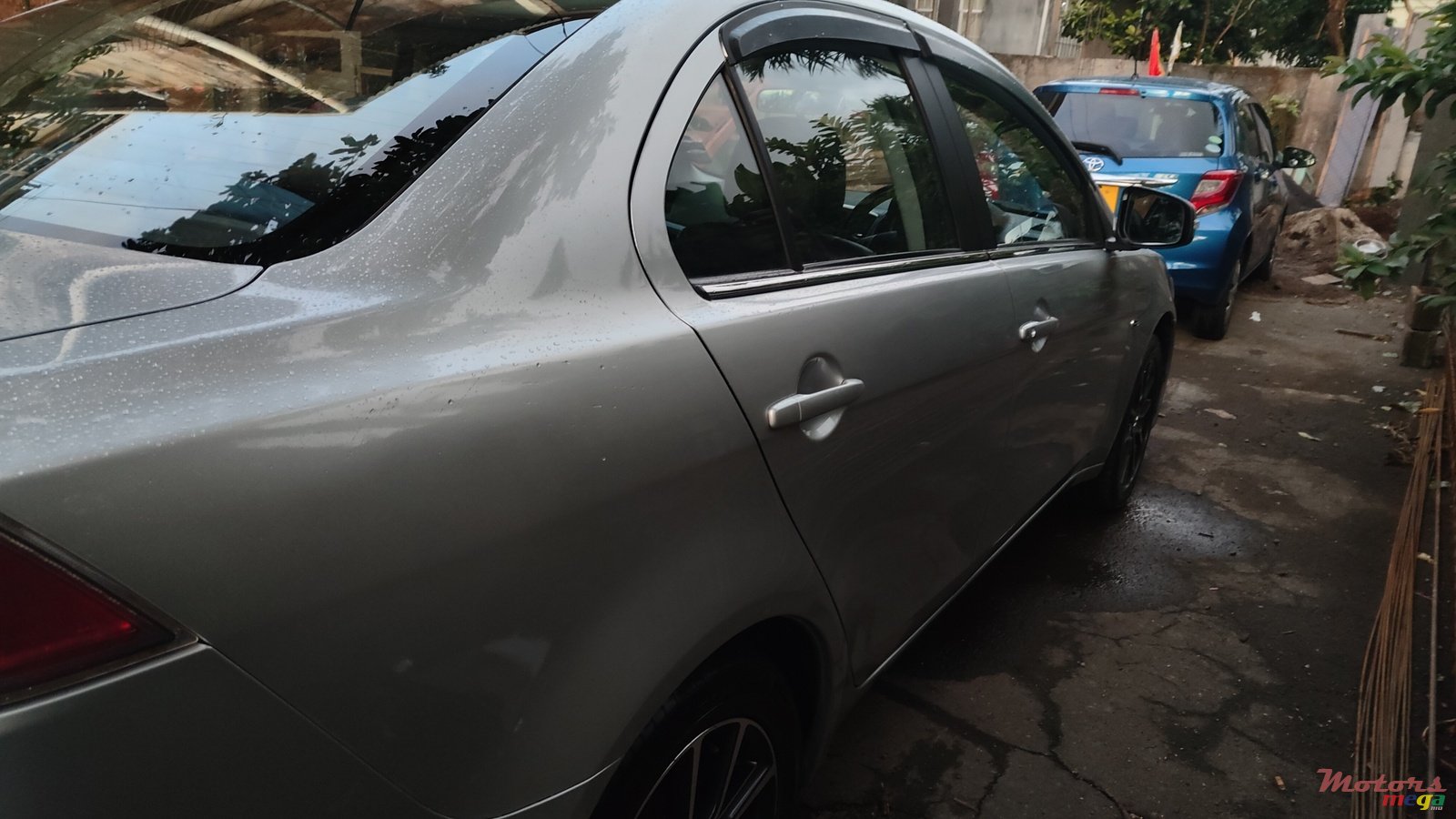 2016' Mitsubishi Lancer photo #2