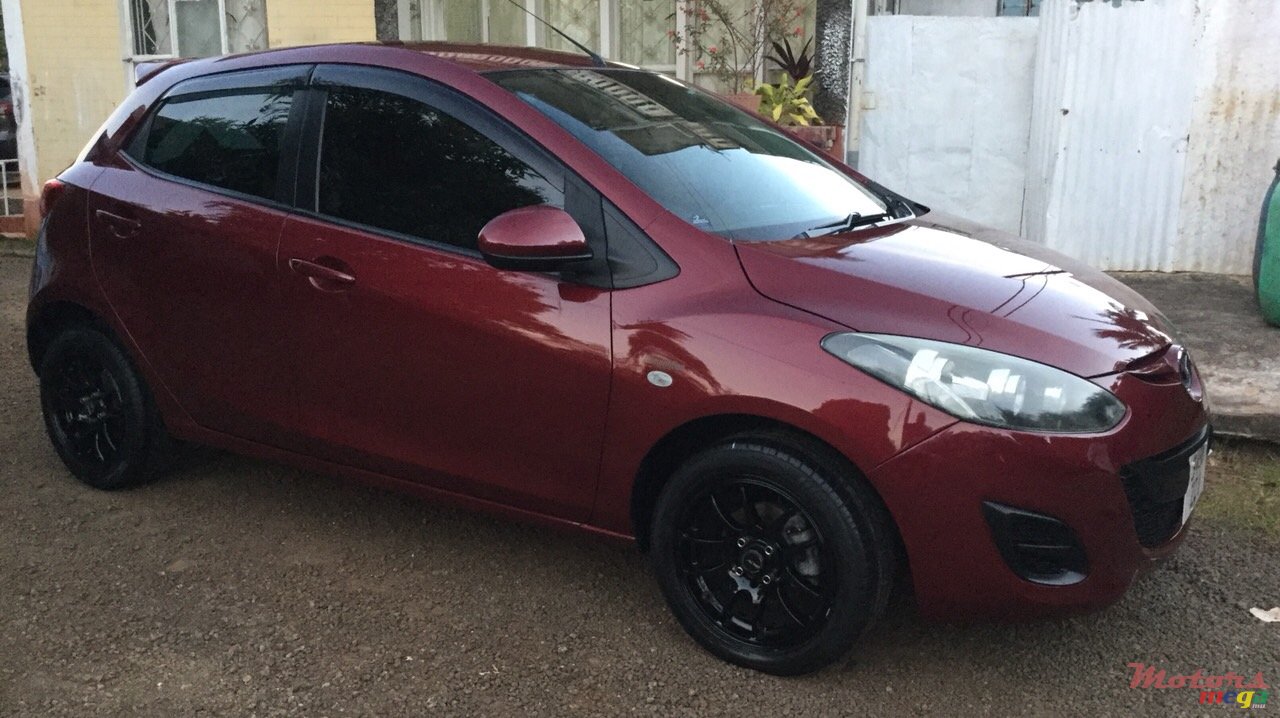 2011' Mazda Demio photo #3