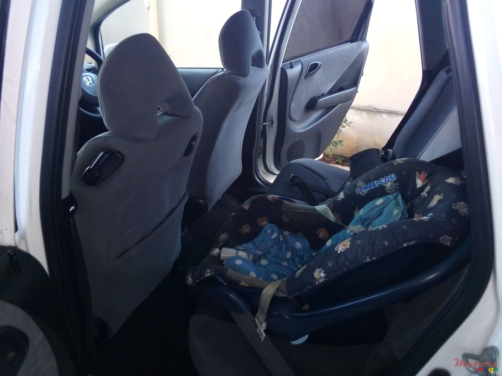 2004' Honda Fit photo #1