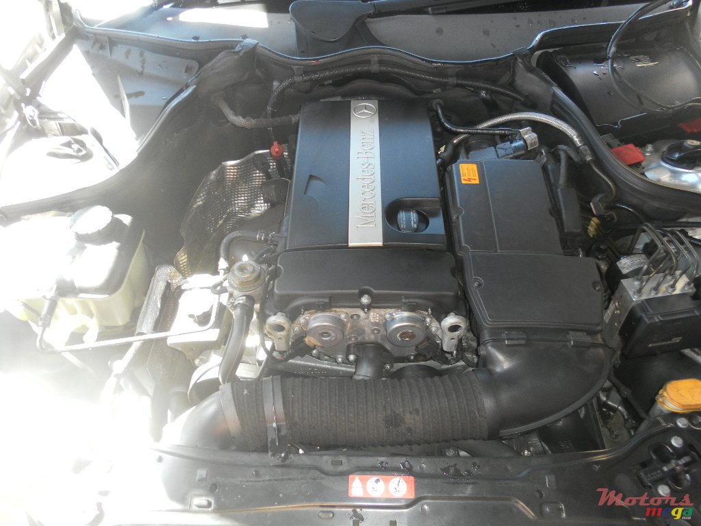 2005' Mercedes-Benz 230 Class C230 photo #3