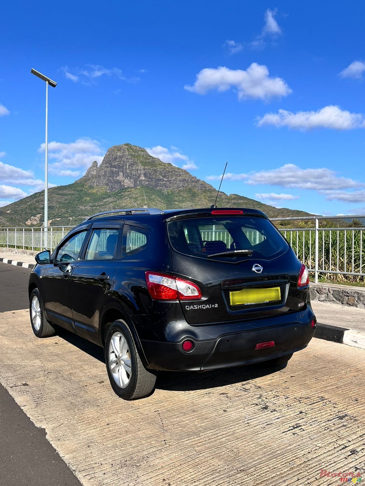 2012' Nissan Qashqai+2 photo #1