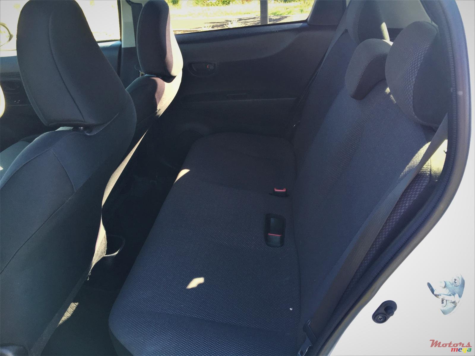 2012' Toyota Vitz 1300 photo #6