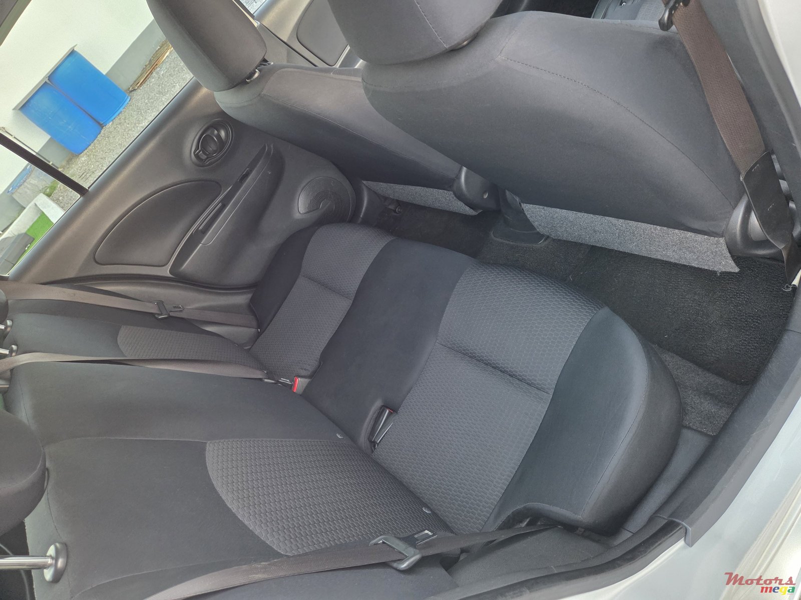 2012' Nissan photo #4